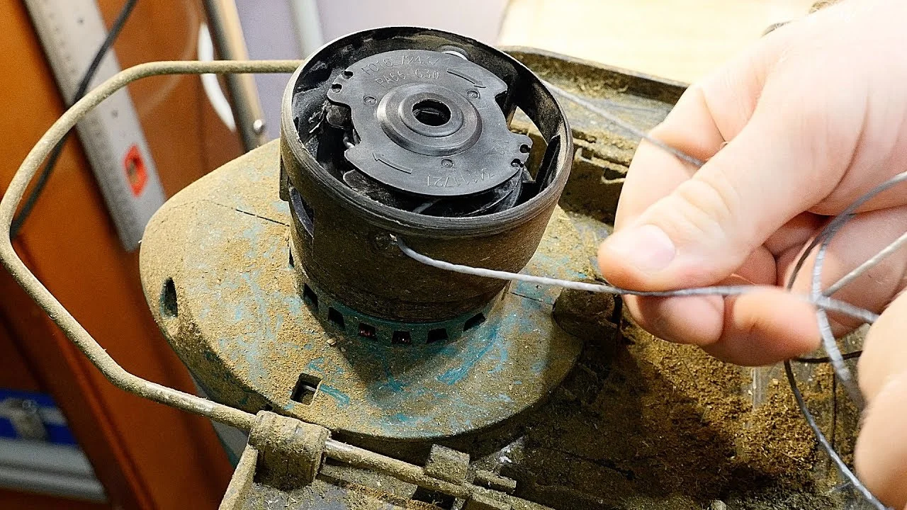 How to Wind a Thread Spool (“Fadenspule aufwickeln”) Correctly